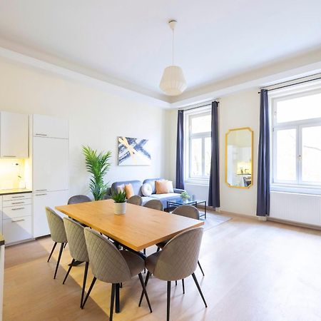 Exclusive & Spacious Central Residence W/ 4Bedrm 2Bathrm Budapest Extérieur photo