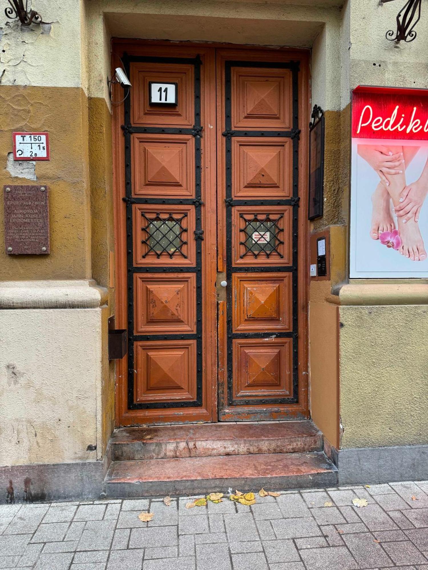 Exclusive & Spacious Central Residence W/ 4Bedrm 2Bathrm Budapest Extérieur photo